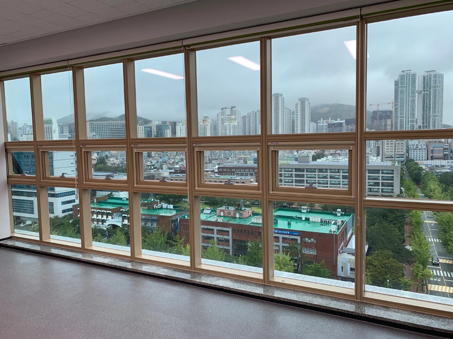 부산 대학교 사무공간 창문사생활보호필름 전체 시공 결과