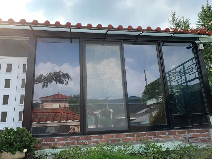 논산 사찰 전각 통유리 창문사생활보호필름 반사 시공